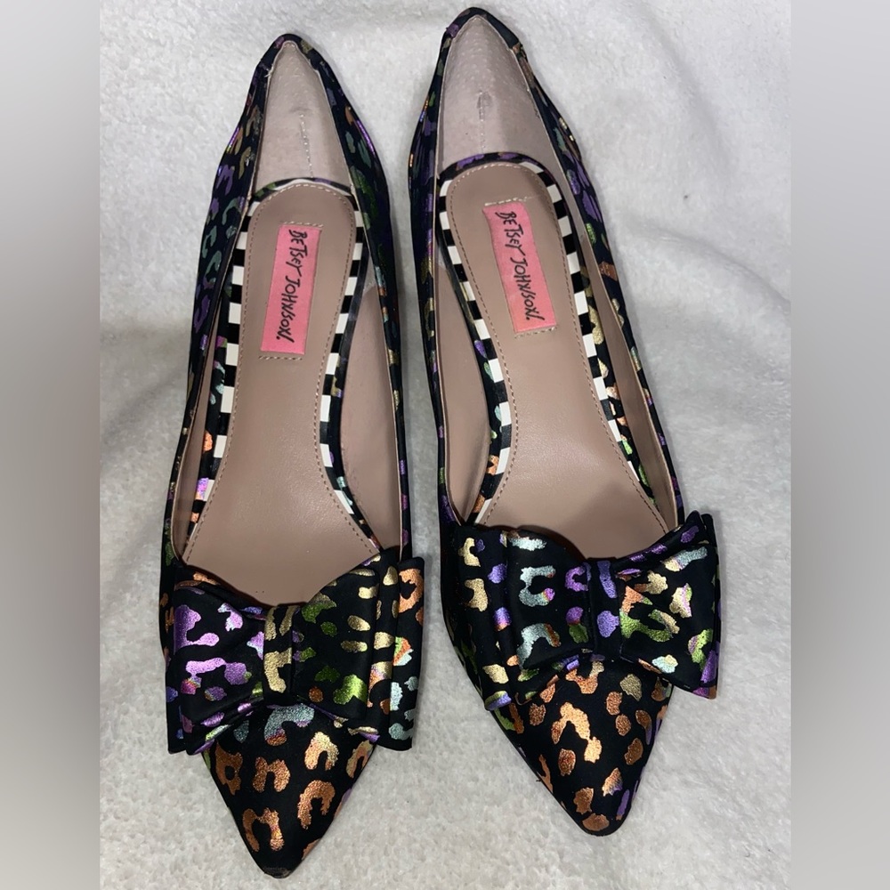 Betsey Johnson kitten heel shoes
